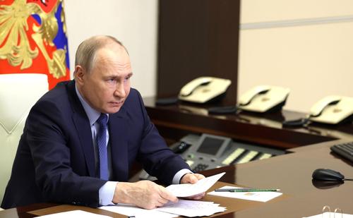 Путин призвал правительство и регионы стимулировать инвестиционную деятельность, чтобы вытеснять импорт Путин призвал правительство и регионы стимулировать инвестиционную деятельность, чтобы вытеснять импорт