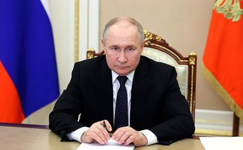 Путин: Россия приняла меры после восьми лет издевательств Киева над Донбассом Путин: Россия приняла меры после восьми лет издевательств Киева над Донбассом