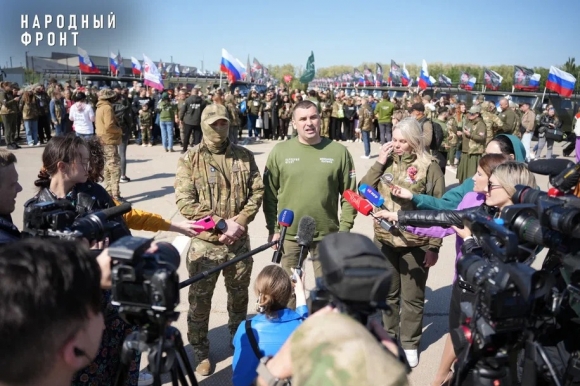 К 9 Мая Народный фронт передал участникам СВО автомобили, приобретенные Минпромторгом России К 9 Мая Народный фронт передал участникам СВО автомобили, приобретенные Минпромторгом России