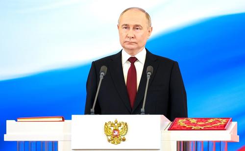 Китай поздравил Путина со вступлением в должность президента России Китай поздравил Путина со вступлением в должность президента России