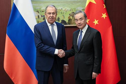 Лавров: Путин и Си Цзиньпин встретятся в Астане на «полях» саммита ШОС в июле Лавров: Путин и Си Цзиньпин встретятся в Астане на «полях» саммита ШОС в июле
