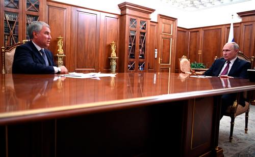 Путин и Володин на рабочей встрече обсудили вопросы формирования правительства Путин и Володин на рабочей встрече обсудили вопросы формирования правительства