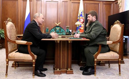 Кадыров заявил, что пригласил Путина посетить Чечню Кадыров заявил, что пригласил Путина посетить Чечню