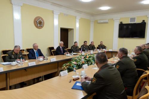 В Минске состоялись переговоры министров обороны России и Белоруссии В Минске состоялись переговоры министров обороны России и Белоруссии