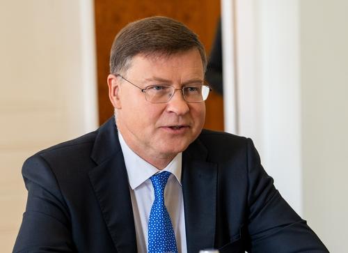 Домбровскис: Украина получит первый платеж за счет активов РФ уже летом Домбровскис: Украина получит первый платеж за счет активов РФ уже летом
