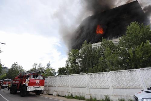 Тлеющие очаги пожара вновь воспламенились в подмосковном Фрязино