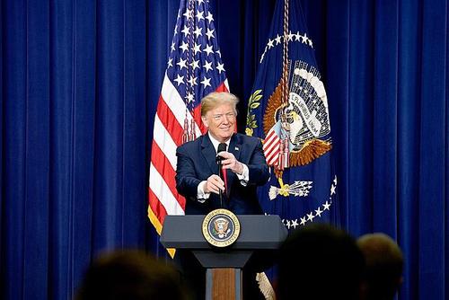 Трамп: Байден не покидает президентскую гонку из-за своего эго Трамп: Байден не покидает президентскую гонку из-за своего эго
