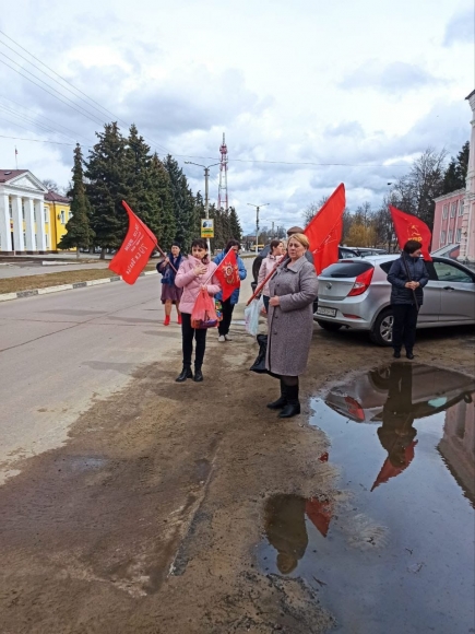 Победа бывшего мэра в борьбе с волонтером: политический маневр в Дмитровске Победа бывшего мэра в борьбе с волонтером: политический маневр в Дмитровске