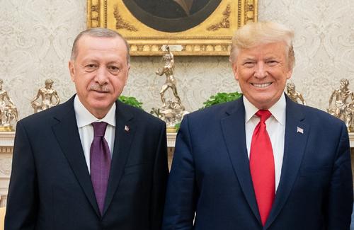 Al-Monitor: Эрдоган заявил Трампу, что его храбрость достойна восхищения Al-Monitor: Эрдоган заявил Трампу, что его храбрость достойна восхищения