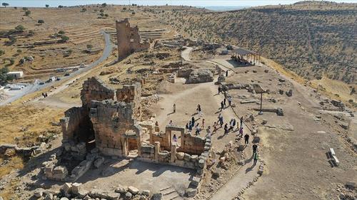 В Зерзеванском замке обнаружено 1900-летний подземный храм Митры