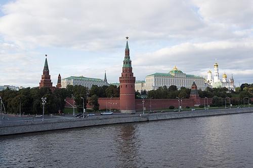 Кремль: Москва готова к переговорам с Киевом, но Зеленский уже нелегитимен Кремль: Москва готова к переговорам с Киевом, но Зеленский уже нелегитимен