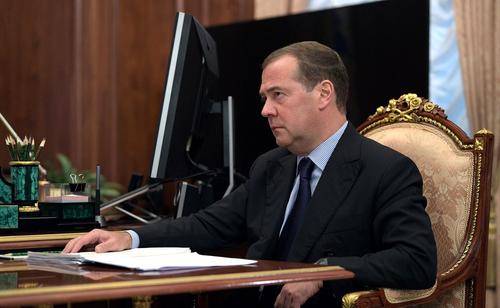 Медведев: РФ видит своей целью не дать политикам США устроить мировую катастрофу Медведев: РФ видит своей целью не дать политикам США устроить мировую катастрофу
