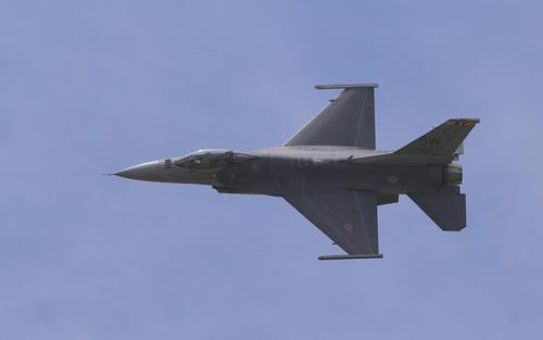 Нардеп Савчук: Украина готова вербовать иностранцев в качестве пилотов F 16 Нардеп Савчук: Украина готова вербовать иностранцев в качестве пилотов F 16