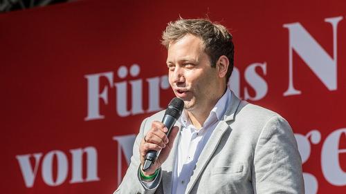 Лидер СДПГ Клингбайль не знает об ограничениях для Украины по оружию ФРГ Лидер СДПГ Клингбайль не знает об ограничениях для Украины по оружию ФРГ