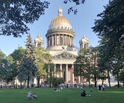 Власти Петербурга сообщили, что летом в городе не было массовых беспорядков и межнациональных конфликтов Власти Петербурга сообщили, что летом в городе не было массовых беспорядков и межнациональных конфликтов