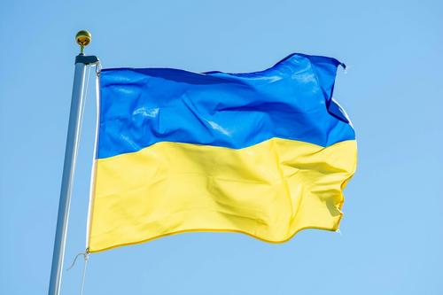 Экс-премьер Азаров: после заключения мира Запад не даст Украине ни копейки Экс-премьер Азаров: после заключения мира Запад не даст Украине ни копейки