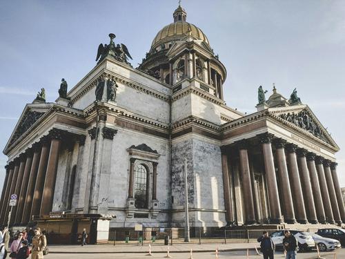 Сафиуллин: туристической перегруженности в Петербурге нет