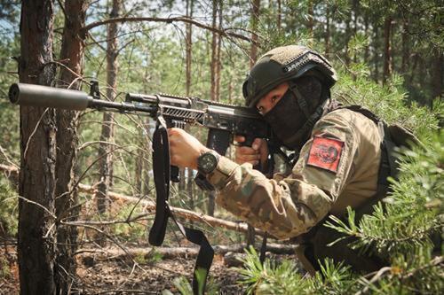 Военные РФ группировки «Центр» освободили Карловку в ДНР Военные РФ группировки «Центр» освободили Карловку в ДНР