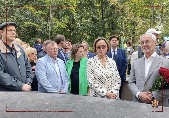 Мемориальная доска посвящённая Василию Лановому открыта в Москве