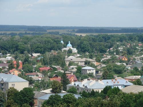 Из украинского города Глухова у границы с РФ эвакуирована треть населения