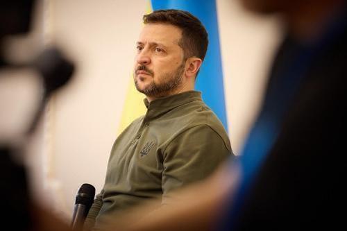 Уилкерсон: Зеленский часто летает за границу из-за страха покушения на Украине Уилкерсон: Зеленский часто летает за границу из-за страха покушения на Украине