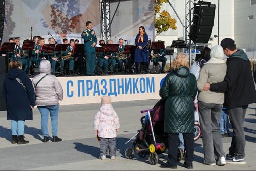 Росгвардия провела специальную акцию ко Дню отца в парке «Ходынское поле»