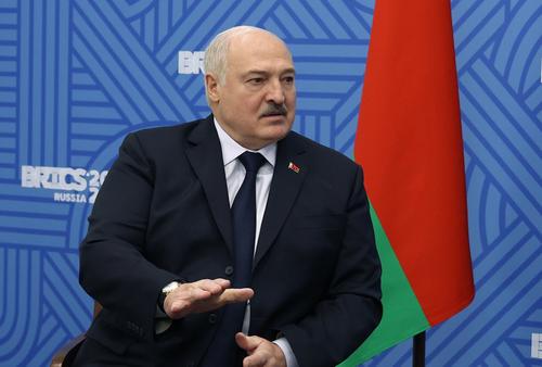 Лукашенко: РФ не погибнет, если Зеленский ударит «грязной» бомбой по Москве