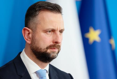 Глава МО Косиняк-Камыш: Польша не должна перехватывать ракеты над Украиной Глава МО Косиняк-Камыш: Польша не должна перехватывать ракеты над Украиной