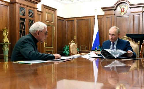 Песков подтвердил, что Путин обсудил с Шахназаровым работу YouTube в России Песков подтвердил, что Путин обсудил с Шахназаровым работу YouTube в России