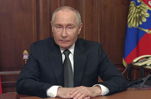 Путин: РФ предпочитает решать спорные вопросы мирным путем, но готова ко всему Путин: РФ предпочитает решать спорные вопросы мирным путем, но готова ко всему