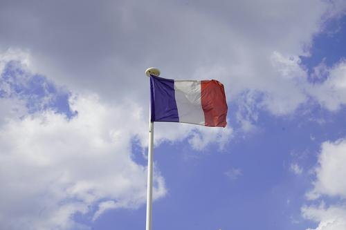 Le Figaro: премьер Франции Барнье подаст Макрону прошение об отставке Le Figaro: премьер Франции Барнье подаст Макрону прошение об отставке