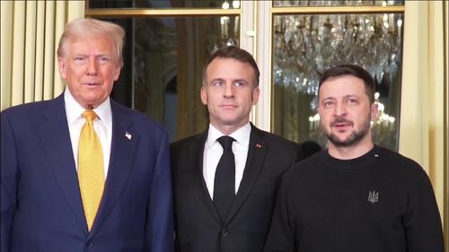 Зеленский назвал хорошей и продуктивной встречу с Трампом и Макроном в Париже Зеленский назвал хорошей и продуктивной встречу с Трампом и Макроном в Париже