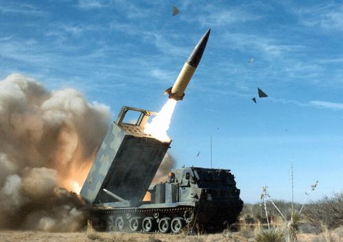 МO РФ: Украина атаковала военный аэродром в Таганроге американскими ATACMS МO РФ: Украина атаковала военный аэродром в Таганроге американскими ATACMS