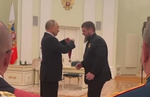 Путин вручил Кадырову орден «За заслуги перед Отечеством» II степени Путин вручил Кадырову орден «За заслуги перед Отечеством» II степени