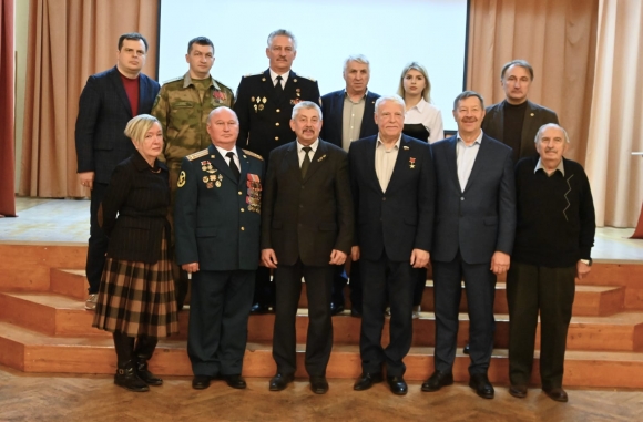 Юные кинологи на службе отечеству Юные кинологи на службе отечеству