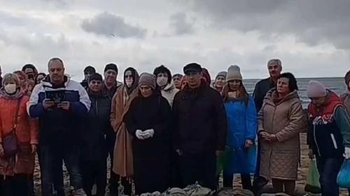 Жители Краснодарского края обратились с видеообращением к Президенту, в местные власти они уже не верят Жители Краснодарского края обратились с видеообращением к Президенту, в местные власти они уже не верят