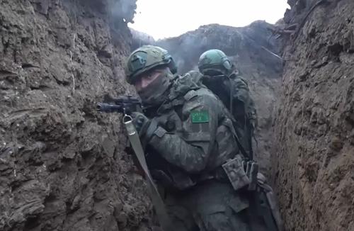 На полигонах в Запорожской области штурмовики отрабатывают боевое слаживание На полигонах в Запорожской области штурмовики отрабатывают боевое слаживание