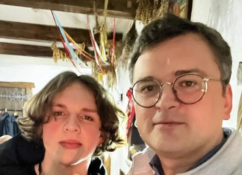 Кулеба заявил, что уговорил своего сына-студента не идти на службу в ВСУ Кулеба заявил, что уговорил своего сына-студента не идти на службу в ВСУ