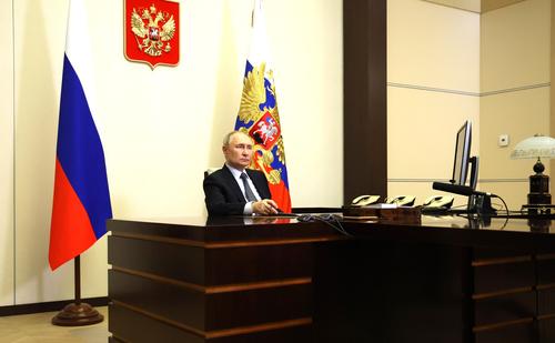 Путин заявил о необходимости сохранять темпы развития Крыма и Севастополя Путин заявил о необходимости сохранять темпы развития Крыма и Севастополя