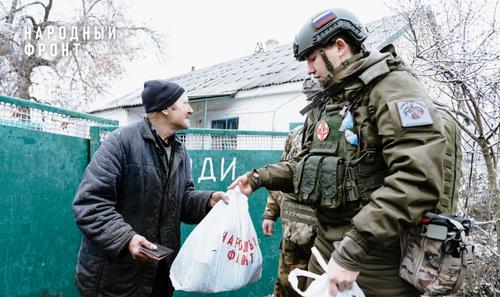 Волонтёры Народного фронта доставили гумпомощь в освобождённые города ДНР Волонтёры Народного фронта доставили гумпомощь в освобождённые города ДНР