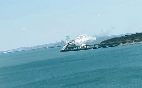 Разлившаяся в Чёрном море нефть может доплыть до иностранных акваторий Разлившаяся в Чёрном море нефть может доплыть до иностранных акваторий