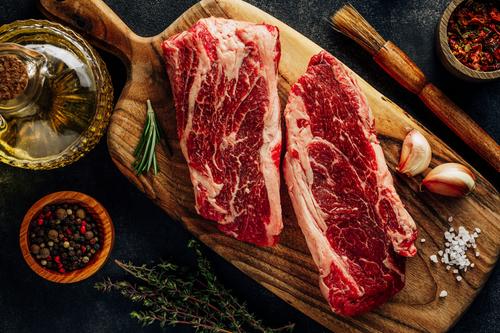 Россиянам рекомендовали сократить потребление красного мяса Россиянам рекомендовали сократить потребление красного мяса