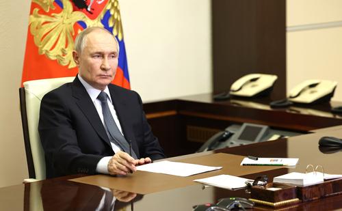 Путин: Мир на Украине должен быть основан на уважении законных интересов людей Путин: Мир на Украине должен быть основан на уважении законных интересов людей