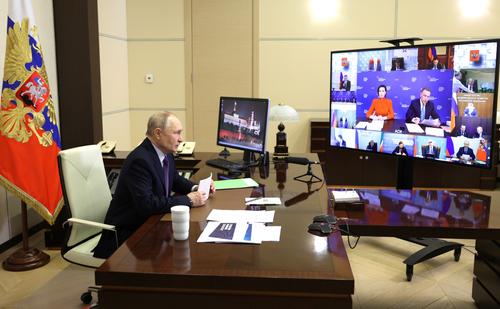 Путин сообщил о создании офиса по поддержке переезжающих в Россию иностранцев Путин сообщил о создании офиса по поддержке переезжающих в Россию иностранцев