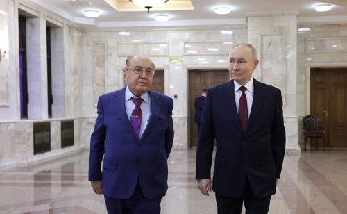 Путин не поверил, что средняя зарплата в Москве всего 160 тысяч рублей Путин не поверил, что средняя зарплата в Москве всего 160 тысяч рублей