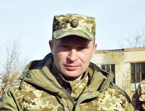 Зеленский направил главу Сухопутных войск руководить группировкой ВСУ в Донбассе Зеленский направил главу Сухопутных войск руководить группировкой ВСУ в Донбассе