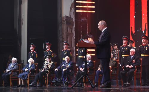 Путин: блокада Ленинграда — в одном ряду чудовищных преступлений, как холокост Путин: блокада Ленинграда — в одном ряду чудовищных преступлений, как холокост