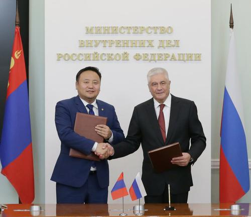 Министры внутренних дел России и Монголии обсудили на встрече в Москве рост числа киберпреступлений Министры внутренних дел России и Монголии обсудили на встрече в Москве рост числа киберпреступлений