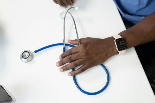 Врачи должны будут сообщать полицейским о психически больных людях Врачи должны будут сообщать полицейским о психически больных людях