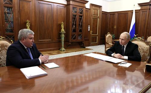 Путин предложил Дронову пост врио губернатора Новгородской области Путин предложил Дронову пост врио губернатора Новгородской области
